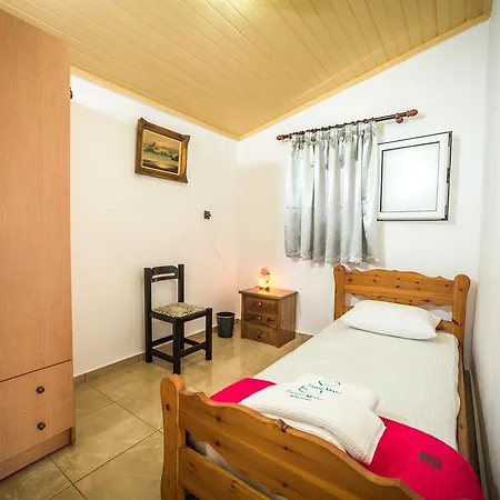 Zante Mare اليكاناس